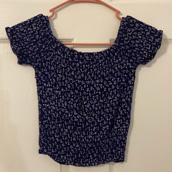 Crop Top With Pattern - Picture 2 of 2